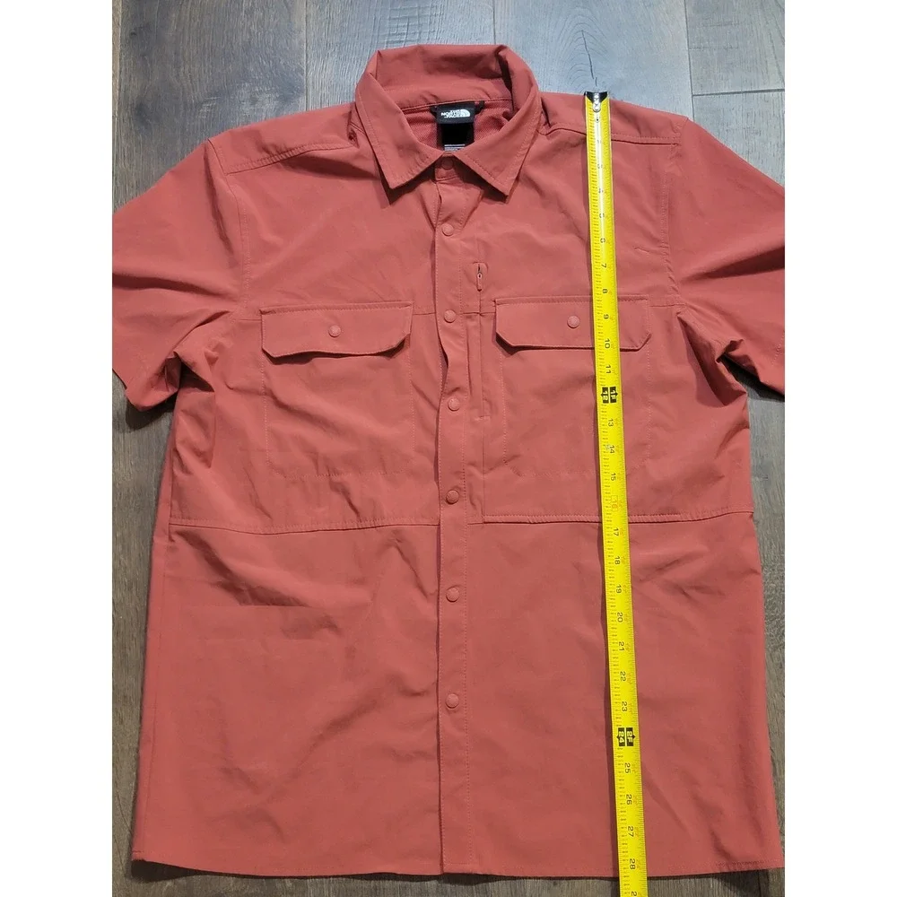 The North Face Men's Short Sleeve Button Up Shirt Size M Hiking Outdoor